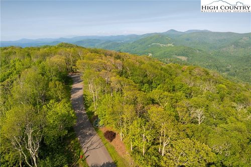 4 Crown Point Rd, West Jefferson, NC, 28694 | Card Image