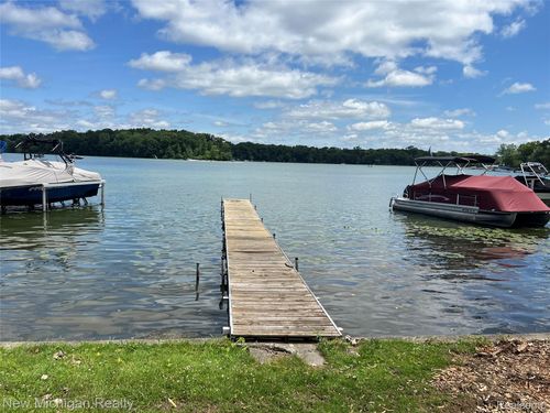 7920 Detroit Blvd, West Bloomfield, MI, 48323-1026 | Card Image