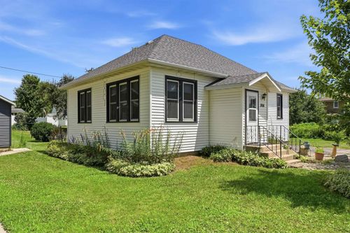 306 Franklin Street, Elgin, IA, 52141 | Card Image