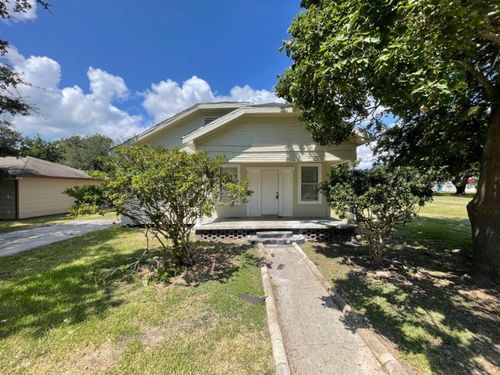 811 W 15th St, Port Arthur, TX, 77640-3144 | Card Image