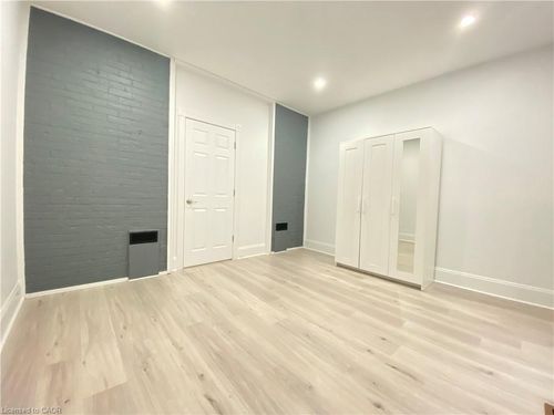 1-114 Tisdale St N, Hamilton, ON, L8L5M6 | Card Image