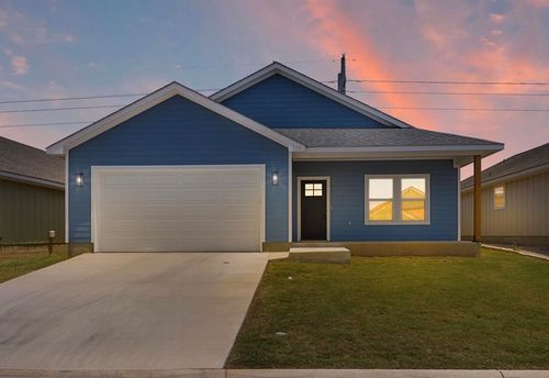 126 Feather Way, Fredericksburg, TX, 78624-2631 | Card Image