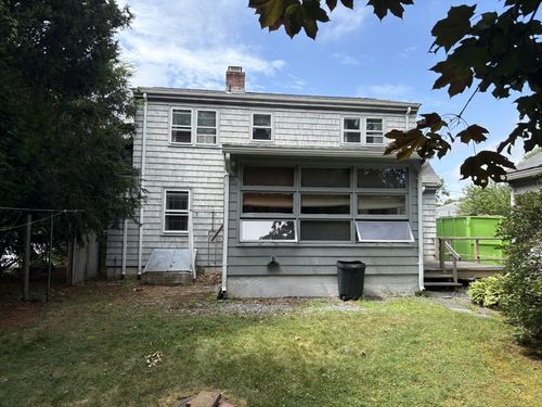 10 Jesse Davis Ln, Barrington, RI, 02806-4422 | Card Image