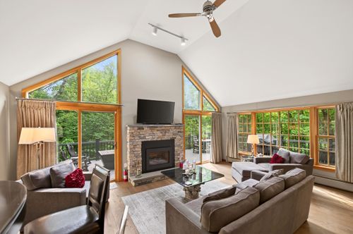 11 Stone Ridge Loop, West Dover, VT, 05356-8840 | Card Image