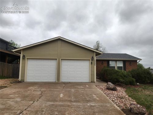 2305 Distinctive Dr, Colorado Springs, CO, 80920-3803 | Card Image