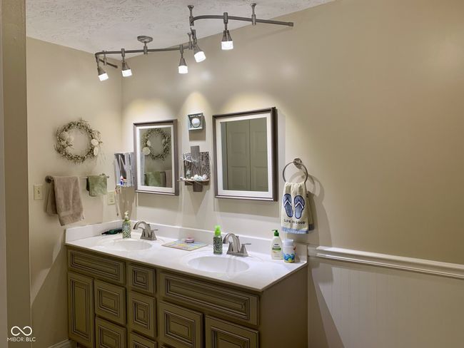 2715 Prosperity Dr, Condo with 2 bedrooms, 1 bathrooms and null parking in Columbus IN | Image 10