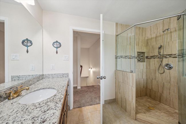Hall Bath | Image 18