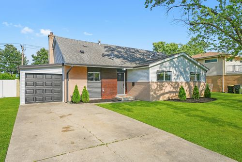 49 Stacy Ct, Glenview, IL, 60025-4855 | Card Image