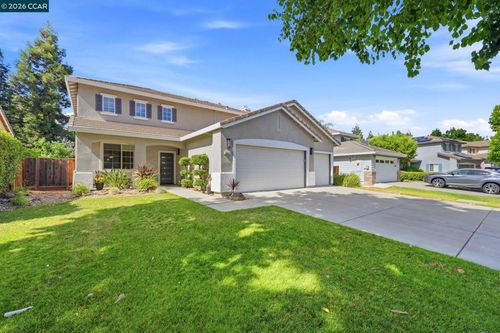 2037 Newton Dr, Brentwood, CA, 94513-2698 | Card Image