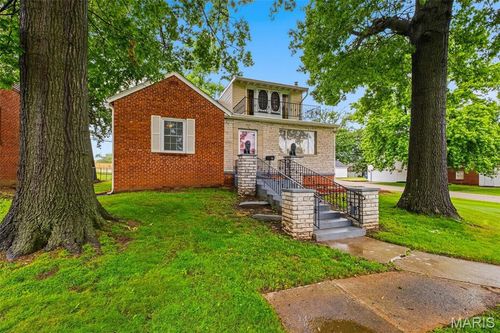 411 Cherry Ln, Warrenton, MO, 63383-1605 | Card Image