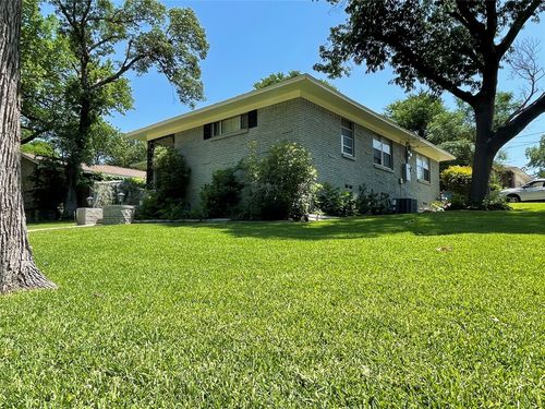 3608 Oak Creek Cir, Dallas, TX, 75227-5641 | Card Image
