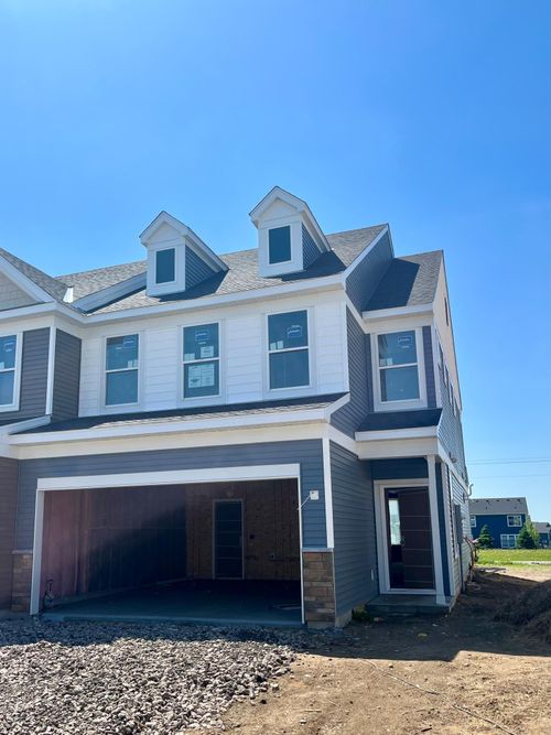 4765 Airlake Dr, Woodbury, MN, 55129-5728 | Card Image