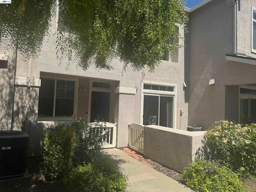 3162 Golden Crest Cmn, Livermore, CA, 94551-7607 | Card Image