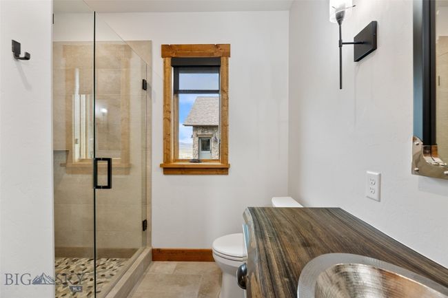 guest bath | Image 38