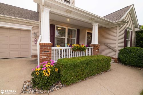 166 Beacon Point Pkwy, Flushing, MI, 48433-1898 | Card Image