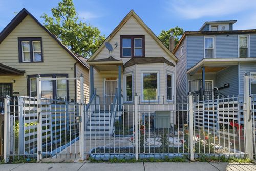 6411 S Bishop St, Chicago, IL, 60636-2820 | Card Image