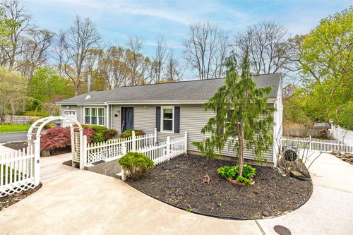 17 Park Cir, Nesconset, NY, 11767-3024 | Card Image