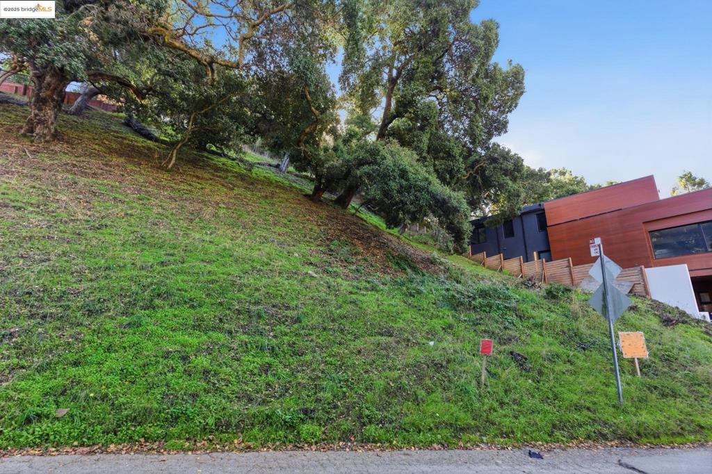 Land in Oakland 5