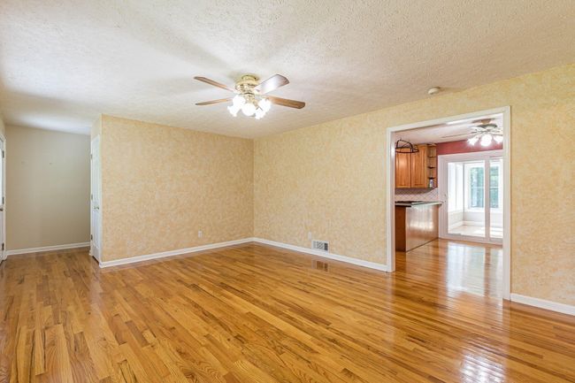 1130 Coan Dr, Home with 3 bedrooms, 2 bathrooms and null parking in Locust Grove GA | Image 7
