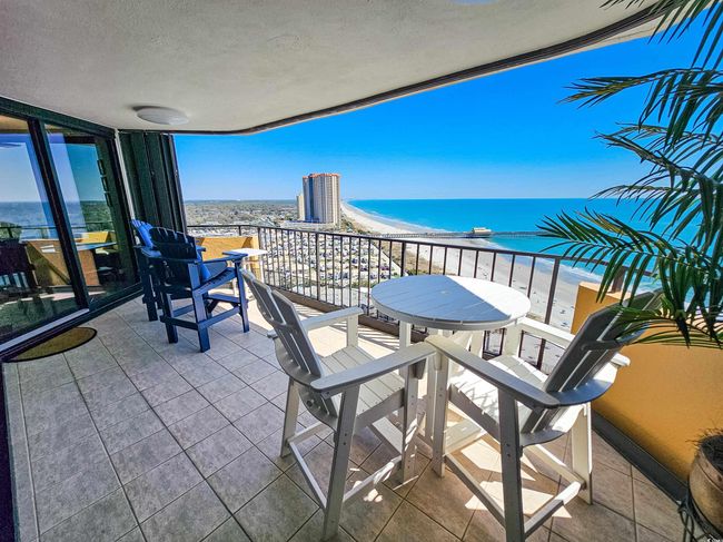 Balcony with a water view | Image 4