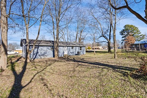 909 W 3rd Pl, Russellville, AR, 72801-4829 | Card Image