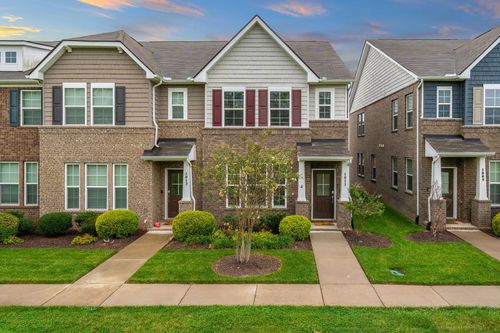 1011 Henley Ln, Gallatin, TN, 37066 | Card Image