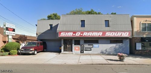 572 Union Blvd, Totowa, NJ, 07512-2443 | Card Image