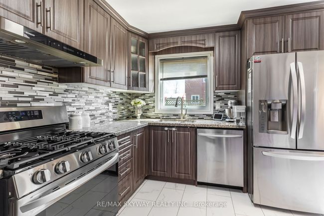 104 Sandmere Ave, House attached with 4 bedrooms, 3 bathrooms and 3 parking in Brampton ON | Image 18