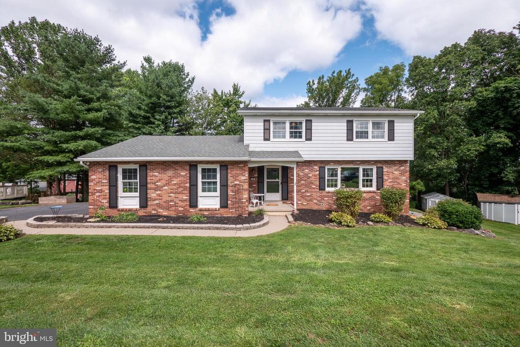Hillcrest Dr, Macungie, PA 18062