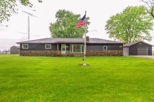 2204 S Meridian Rd, Morocco, IN, 47963-8282 | Card Image