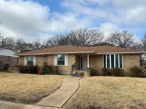 813 Misty Glen Dr, Desoto, TX, 75115-4405 | Card Image