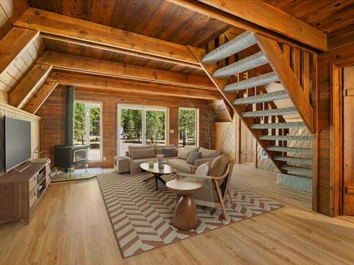 15675 Twin Dr, La Pine, OR, 97739-9060 | Card Image