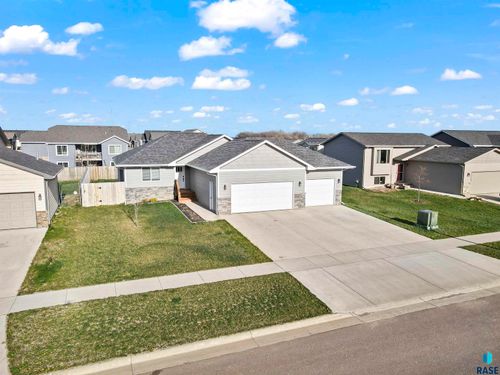4016 S Sparta Ave, Sioux Falls, SD, 57110-4540 | Card Image