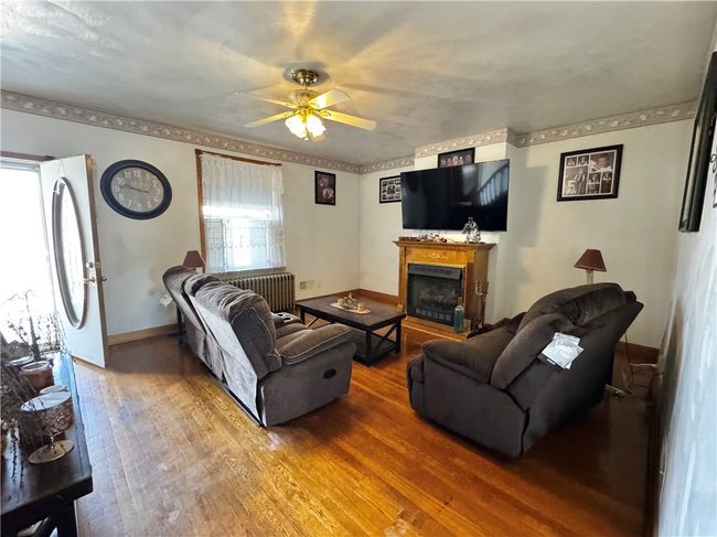 211 Stephens St, House other with 4 bedrooms, 4 bathrooms and 3 parking in Vanderbilt PA | Image 12