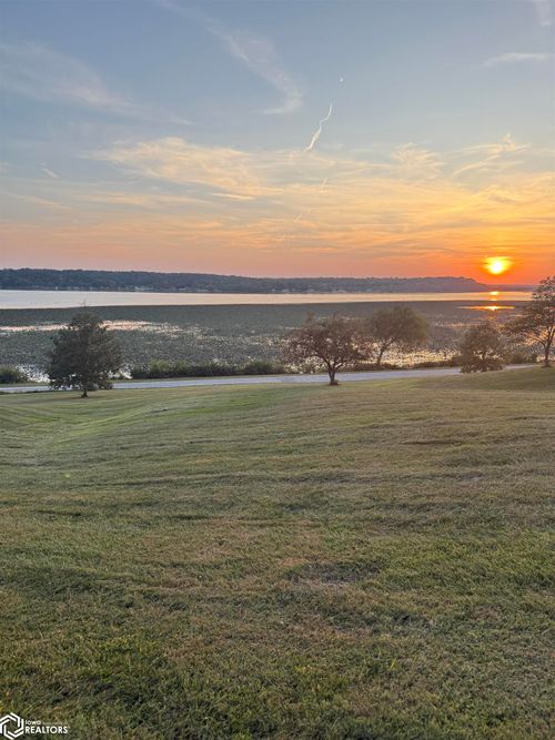 2 Bluff Woods Dr, Nauvoo, IL, 62354 | Card Image