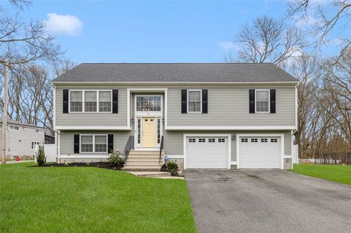 61 Garden St, Cumberland, RI, 02864-6321 | Card Image