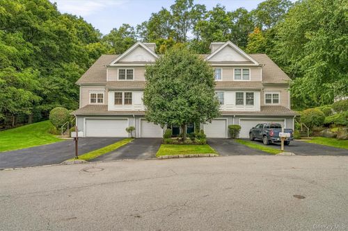 146 Underhill Ln, Peekskill, NY, 10566-6927 | Card Image