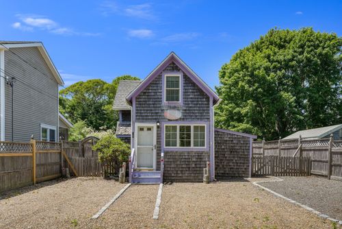 15 Second Ave, Oak Bluffs, MA, 02557-7212 | Card Image
