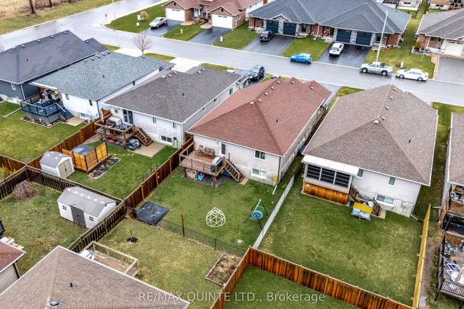 8 Mcintosh Cres, House other with 5 bedrooms, 2 bathrooms and 2 parking in Trenton ON | Image 35