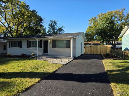 926 Chula Dr, Hazelwood, MO, 63042-1207 | Card Image