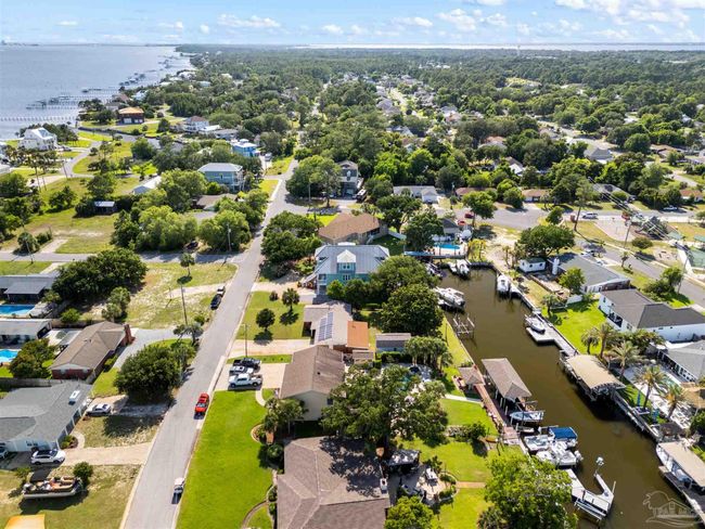 3332 Laurel Dr, House other with 3 bedrooms, 2 bathrooms and 4 parking in Gulf Breeze FL | Image 40