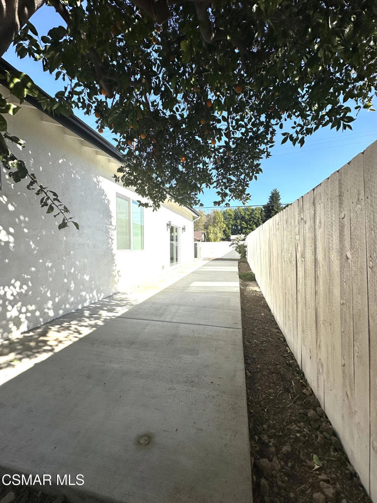 Residential Lease in Northridge 4
