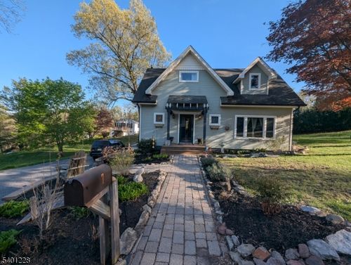 7 Arrowhead Dr, Sussex, NJ, 07461-1208 | Card Image