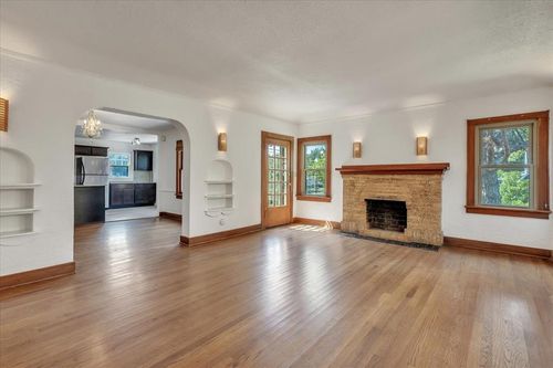 2558 Nw 21st St, Oklahoma City, OK, 73107-3202 | Card Image