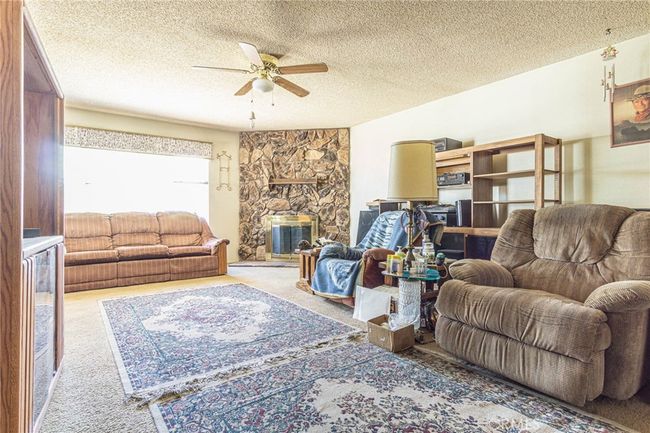 15660 Yates Rd, House other with 3 bedrooms, 2 bathrooms and 2 parking in Victorville CA | Image 8