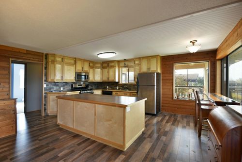 4926 Arbutus Rd, Sechelt, BC, V7Z0B8 | Card Image