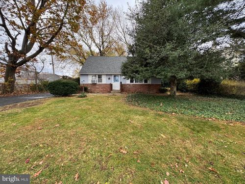 3208 Dixon Ave, BRISTOL, PA, 19007-3054 | Card Image