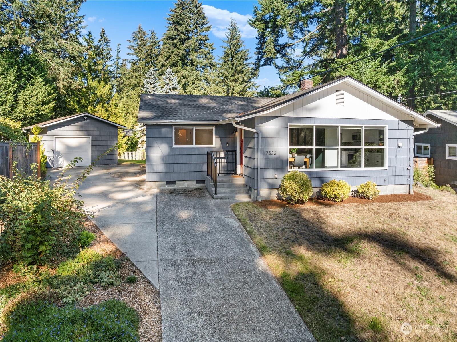 Densmore Ave, Shoreline, WA 98133