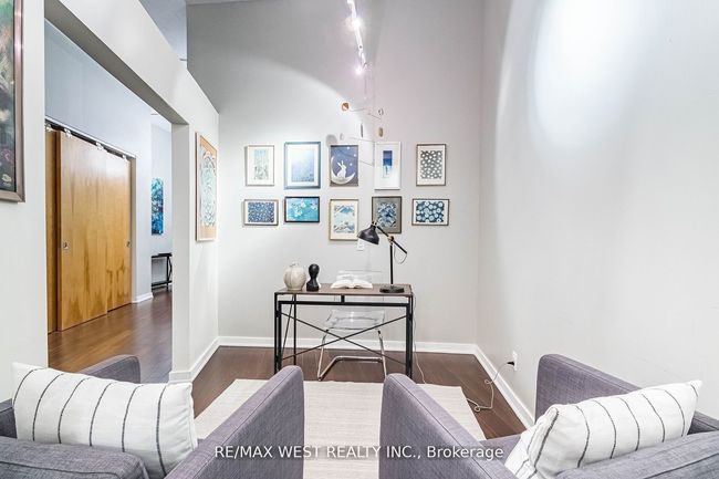 821 - 155 Dalhousie St, Condo with 2 bedrooms, 2 bathrooms and null parking in Toronto ON | Image 4
