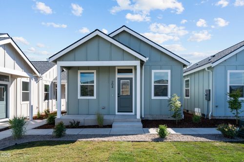 204 Gangnes Drive, Talent, OR, 97540 | Card Image